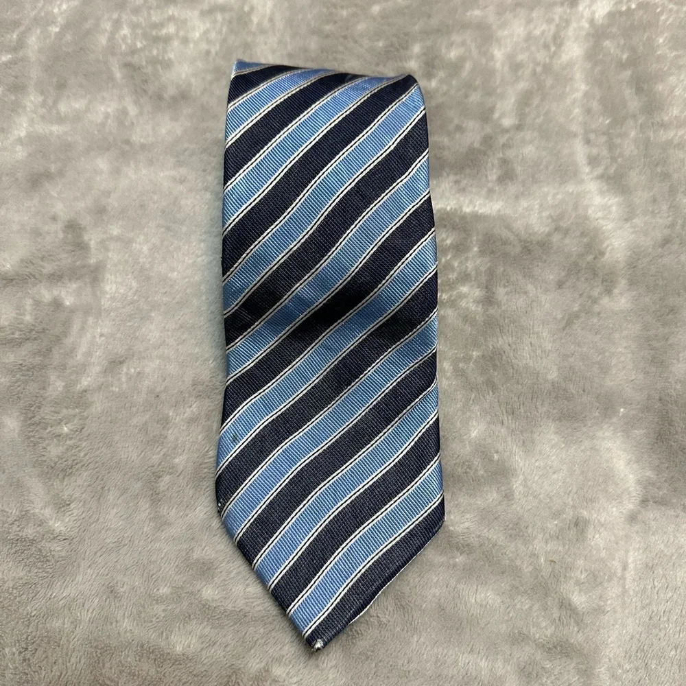 Hand made men tie